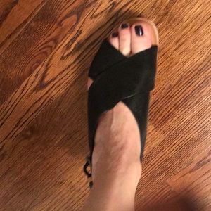 New never worn Gentle Souls comfort sandal size 9